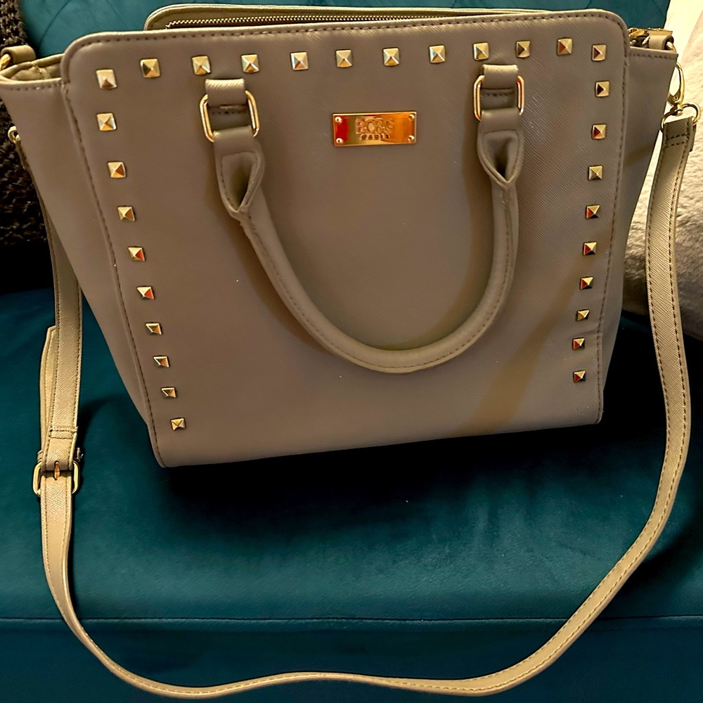 BCBG medium size bag. Barely used. In great condition